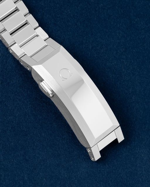 Omega Planet Ocean 217.30.42.21.01.002 Image 3